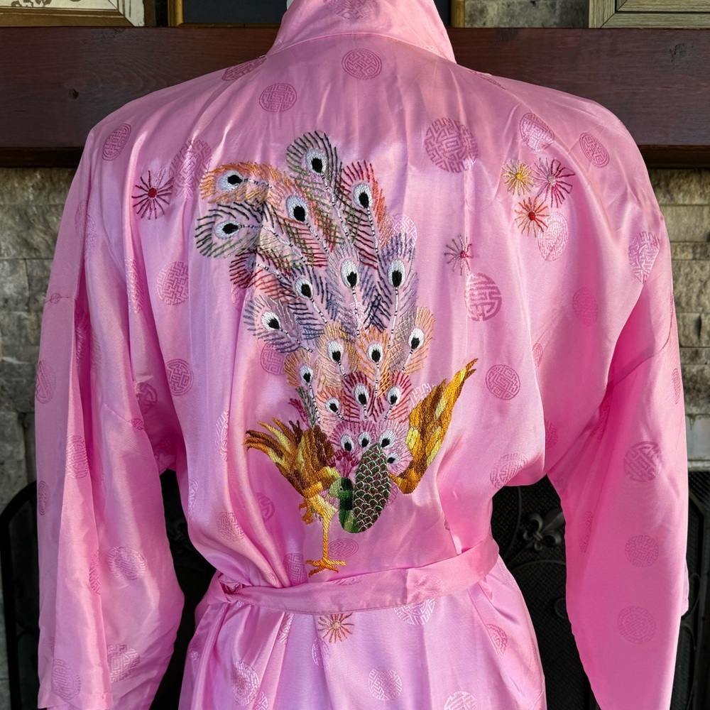 Vintage Pink Embroidered Peacock Satin Robe - Picture 5 of 14
